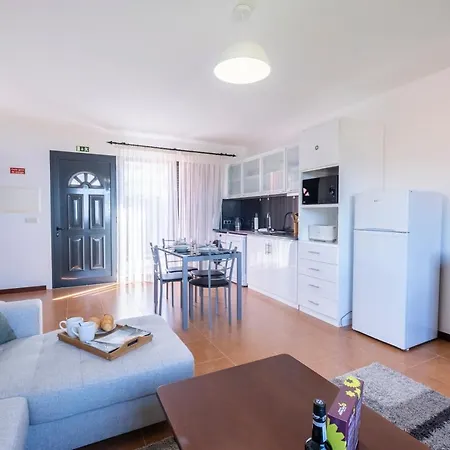 The Red Nest By Galmi Apartamento Arco da Calheta (Madeira)