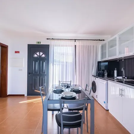 The Red Nest By Galmi Apartamento Arco da Calheta (Madeira)