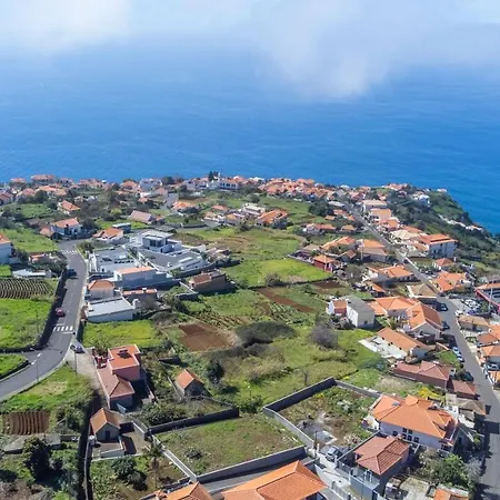 The Red Nest By Galmi Lejlighed *