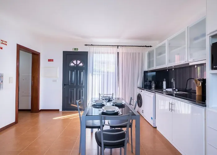 The Red Nest By Galmi アパート アルコ・ダ・カリェタ